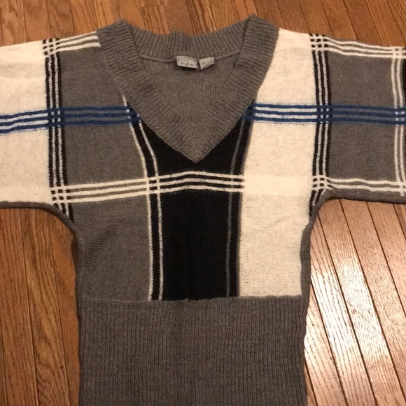 Sweater - Picture 2 of 3